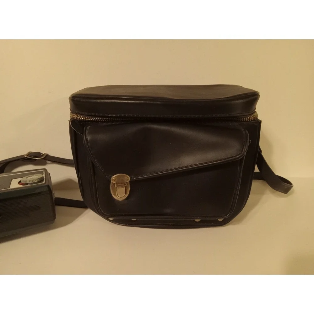 Used Vintage‎ Kodak Automatic 8 Movie Camera with manual film and carrying case.